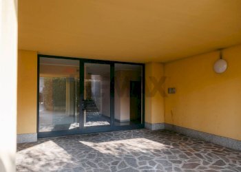 Terrazza - Two-room apartment VIA VENEZIA
 
15, Usmate Velate - photo 15