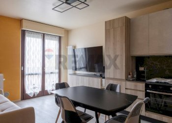 Sala da pranzo - Two-room apartment VIA VENEZIA
 
15, Usmate Velate - photo 24