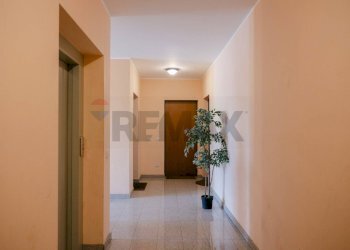 Hall / corridoio - Two-room apartment VIA VENEZIA
 
15, Usmate Velate - photo 28