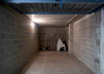 Parcheggio - Two-room apartment VIA VENEZIA
 
15, Usmate Velate - photo 31