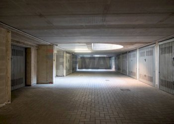 Parcheggio - Two-room apartment VIA VENEZIA
 
15, Usmate Velate - photo 33