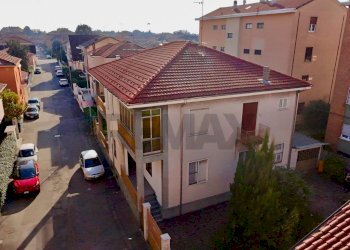 Edificio all\'aperto - Casa semi indipendente via Mameli
 
43, Rho - foto 2