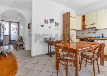 Sala da pranzo - Casa semi indipendente via Mameli
 
43, Rho - foto 3