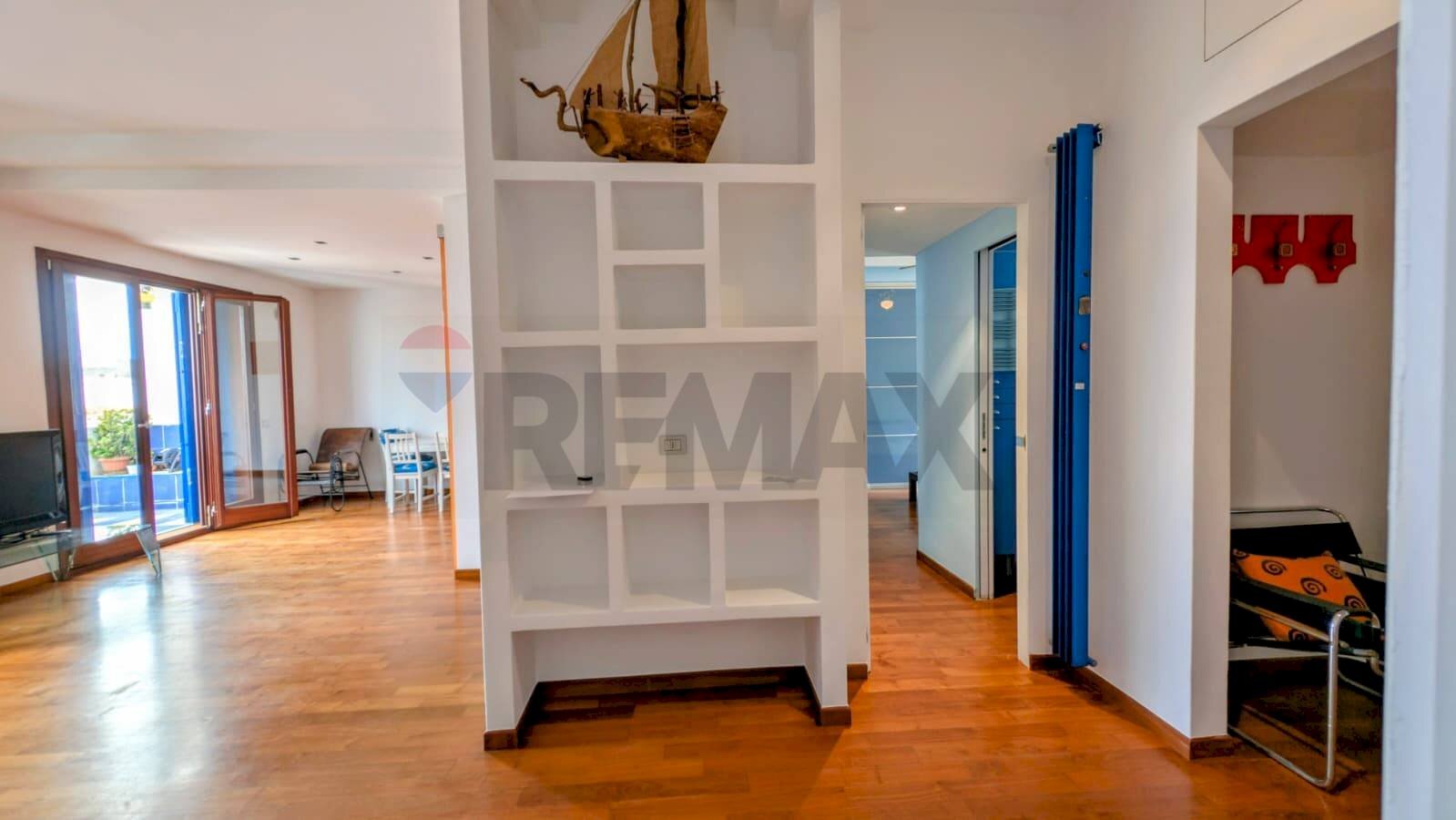 Hall / corridoio - Trilocale Via De Nicolò
 
36, Bari - foto 2