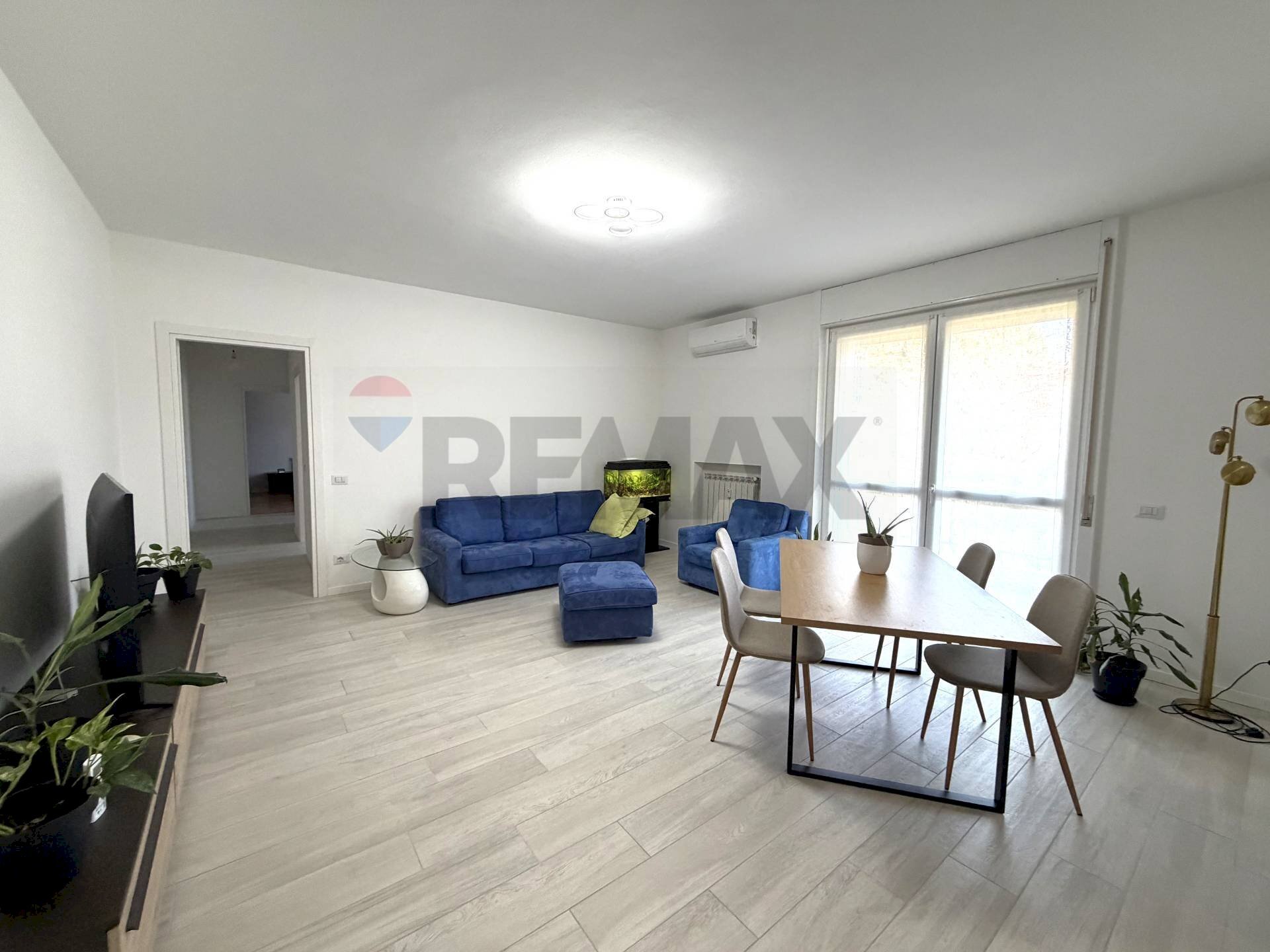 Sala da pranzo - Trilocale via Fratelli de Grandi
10, Varese - foto 3