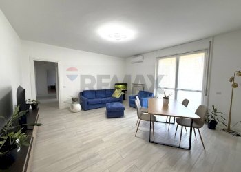 Sala da pranzo - Trilocale via Fratelli de Grandi
 
10, Varese - foto 3