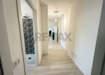 Hall / corridoio - Trilocale via Fratelli de Grandi
 
10, Varese - foto 15