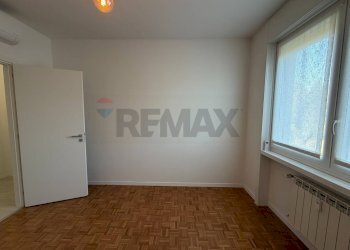 Stanza vuota - Trilocale via Fratelli de Grandi
 
10, Varese - foto 17