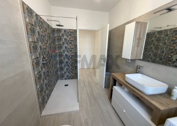 Bagno - Trilocale via Fratelli de Grandi
 
10, Varese - foto 20