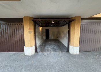 Box auto - Trilocale via Fratelli de Grandi
 
10, Varese - foto 26