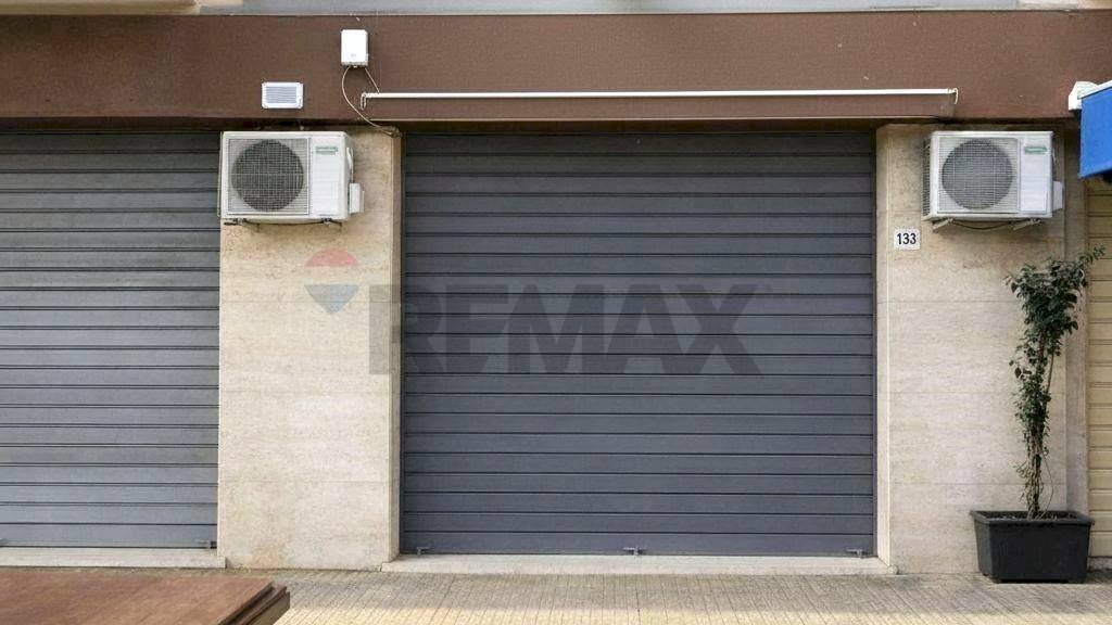 Edificio all\'aperto - Commercial Premises Via Umberto Giordano
 
134, Palermo - photo 3
