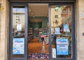 Vetrina - Commercial Premises Via Umberto Giordano
 
134, Palermo - photo 3