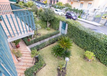 Giardino - Villa a Schiera Via Santa Caterina
 
68, San Pietro Clarenza - foto 2