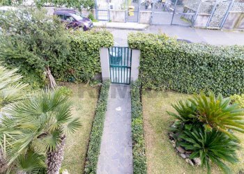 Giardino - Villa a Schiera Via Santa Caterina
 
68, San Pietro Clarenza - foto 3