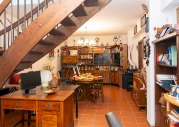 Sala da pranzo - Villa a Schiera Via Santa Caterina
 
68, San Pietro Clarenza - foto 45