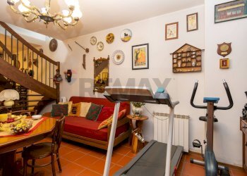 Sala da pranzo - Villa a Schiera Via Santa Caterina
 
68, San Pietro Clarenza - foto 76