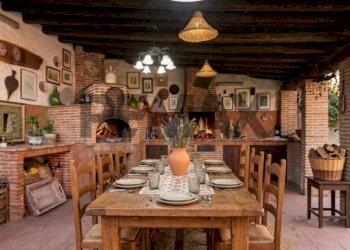 Sala da pranzo - Villa a Schiera Via Santa Caterina
 
68, San Pietro Clarenza - foto 102