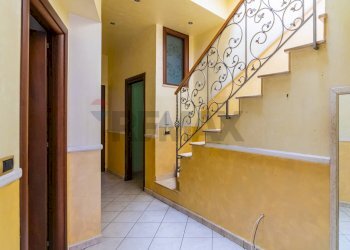 Scale - Casa indipendente Via Vittorio Emanuele III
 
105, Acireale - foto 3