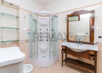 Bagno - Casa indipendente Via Vittorio Emanuele III
 
105, Acireale - foto 8