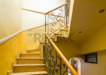 Scale - Casa indipendente Via Vittorio Emanuele III
 
105, Acireale - foto 10