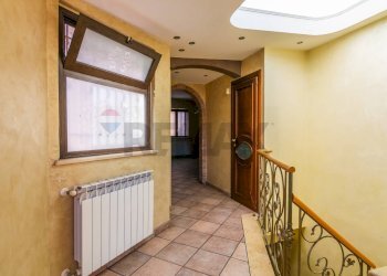 Hall / corridoio - Casa indipendente Via Vittorio Emanuele III
 
105, Acireale - foto 19