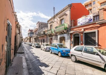 Edificio all\'aperto - Casa indipendente Via Vittorio Emanuele III
 
105, Acireale - foto 21