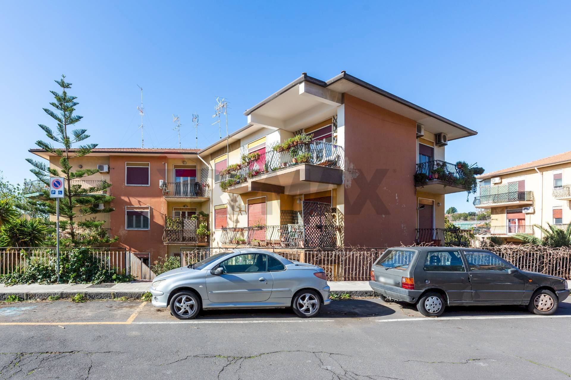 Edificio all\'aperto - Appartamento Via IV Novembre
 
9, Sant'Agata Li Battiati - foto 2