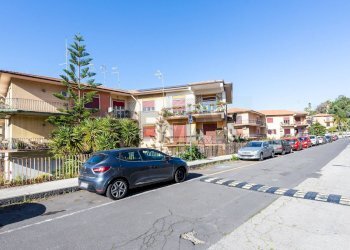 Edificio all\'aperto - Appartamento Via IV Novembre
 
9, Sant'Agata Li Battiati - foto 1