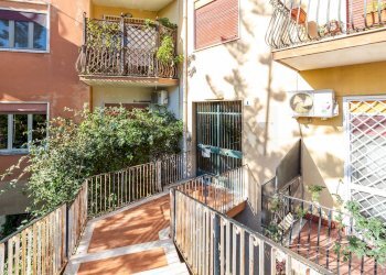 Balcone - Appartamento Via IV Novembre
 
9, Sant'Agata Li Battiati - foto 4