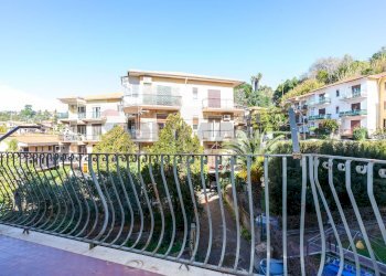 Balcone - Appartamento Via IV Novembre
 
9, Sant'Agata Li Battiati - foto 24