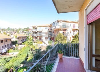 Balcone - Appartamento Via IV Novembre
 
9, Sant'Agata Li Battiati - foto 32