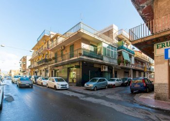 Edificio all\'aperto - Casa indipendente Via Nikolaj Lenin
 
112, Misterbianco - foto 2