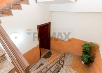 Scale - Casa indipendente Via Nikolaj Lenin
 
112, Misterbianco - foto 8