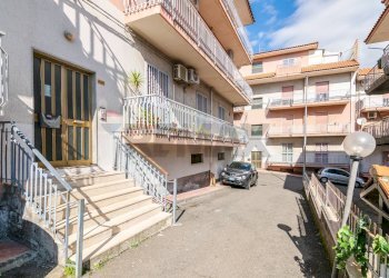 Edificio all\'aperto - Quadrilocale Via Finocchiari
 
178, Aci Catena - foto 23