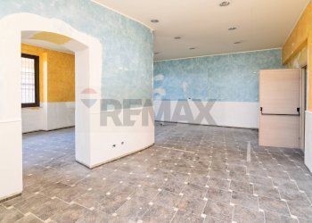 Terrazza - Locale Commerciale Via Candela
 
36, Aci Catena - foto 5