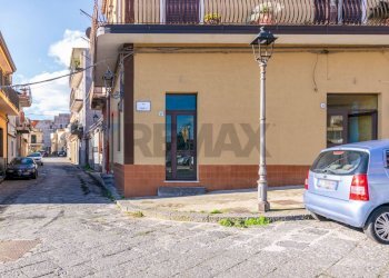 Edificio all\'aperto - Locale Commerciale Via Candela
 
36, Aci Catena - foto 15