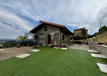 Casa all\'aperto - Villa Strada Comunale 90 Curcio Staglio
 
395, Enna - photo 1