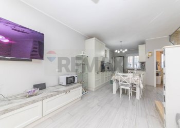 Sala da pranzo - Villa a Schiera Via Geraci Siculo
 
13, Roma - foto 3