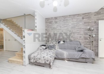 Soggiorno - Villa a Schiera Via Geraci Siculo
 
13, Roma - foto 7