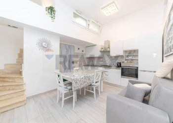 Sala da pranzo - Villa a Schiera Via Geraci Siculo
 
13, Roma - foto 66