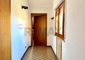 Hall / corridoio - Apartment Via Natale Tamburini
 
26, Lamporecchio - photo 7