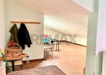 Hall / corridoio - Apartment Via Natale Tamburini
 
26, Lamporecchio - photo 24