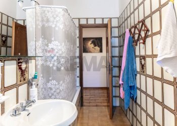 Bagno - Apartment PIAZZA SALVO D'ACQUISTO
 
6, Lamporecchio - photo 13