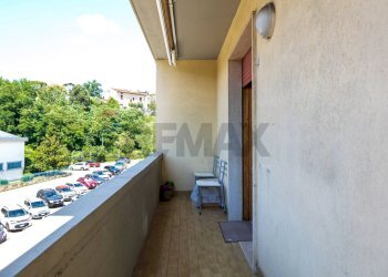 Balcone anteriore - Apartment PIAZZA SALVO D'ACQUISTO
 
6, Lamporecchio - photo 21