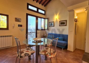 Sala da pranzo - Semi-detached house Via Camporbiano
 
1, Gambassi Terme - photo 13