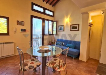 Sala da pranzo - Semi-detached house Via Camporbiano
 
1, Gambassi Terme - photo 17