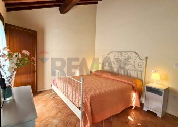 Camera / camera da letto - Semi-detached house Via Camporbiano
 
1, Gambassi Terme - photo 31