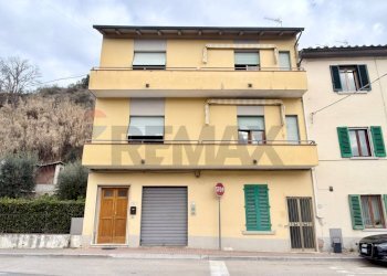 Edificio all\'aperto - Independent house Via Corrado Corti
 
44, Capraia e Limite - photo 1