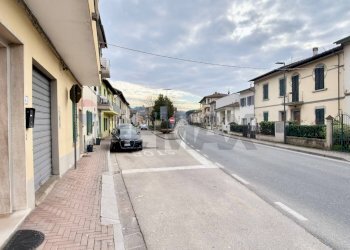 Edificio all\'aperto - Independent house Via Corrado Corti
 
44, Capraia e Limite - photo 3