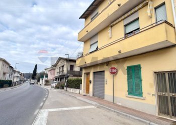 Edificio all\'aperto - Independent house Via Corrado Corti
 
44, Capraia e Limite - photo 4